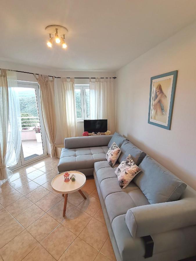 Lovely Apartment Branko Rabac With Balcony And Parking エクステリア 写真
